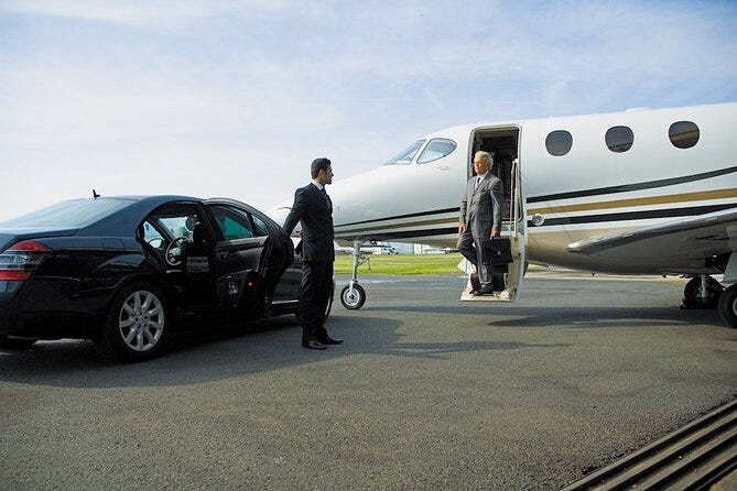 Discover the Top Benefits of Pre-Booking Your Sint Maarten Airport Transfer with Caribbean Luxury Service