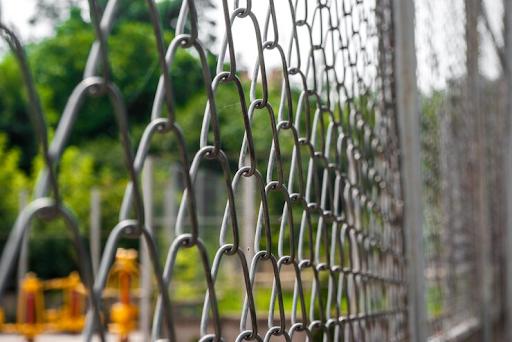 Chain Link Fences: Choose The Right Specifications For Your Needs | TheAmberPost