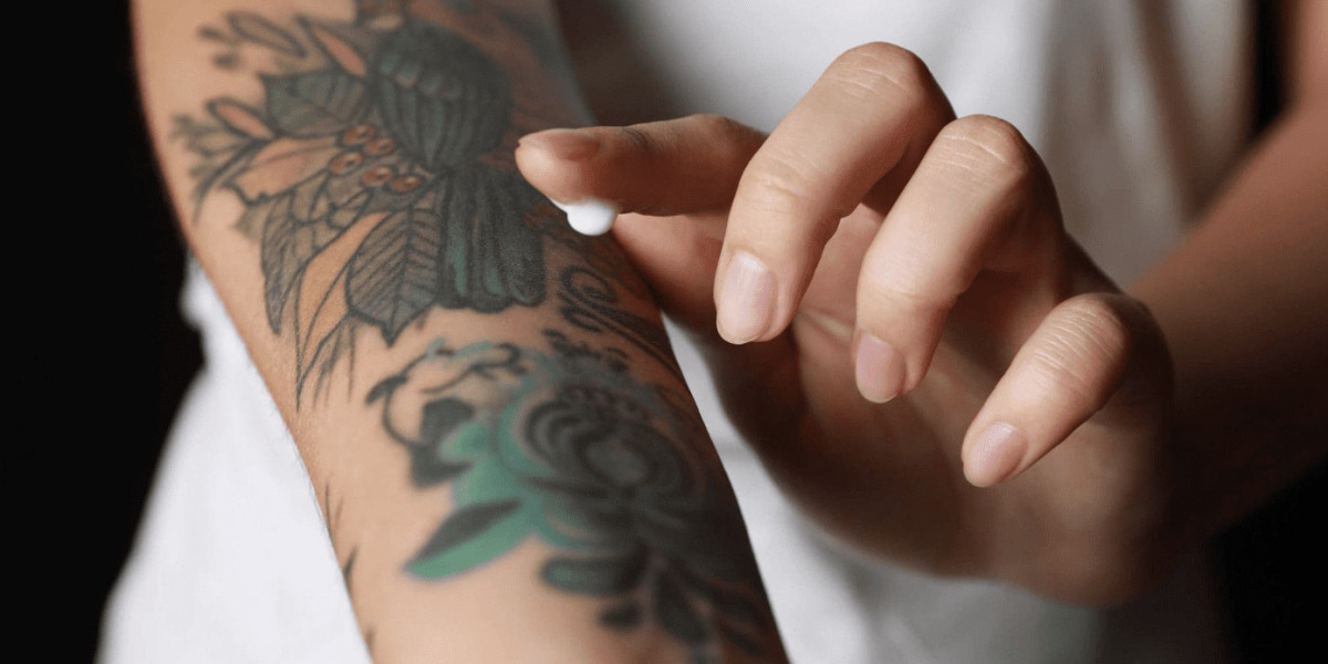 Crème anesthésiante tatouage : mode d'emploi complet, étape par étape